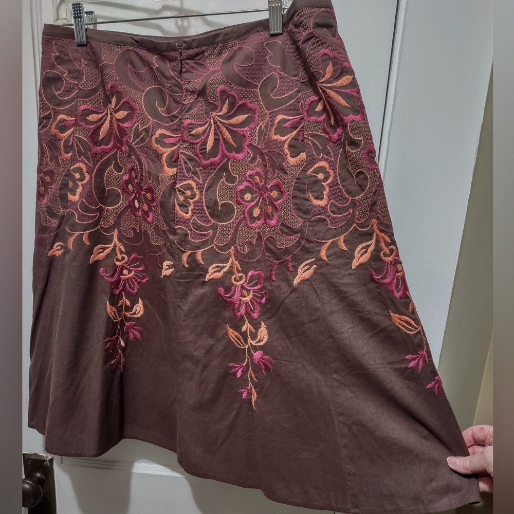 Axcess Brown, Magenta Pink & Lt Orange Embroidered Lined Skirt